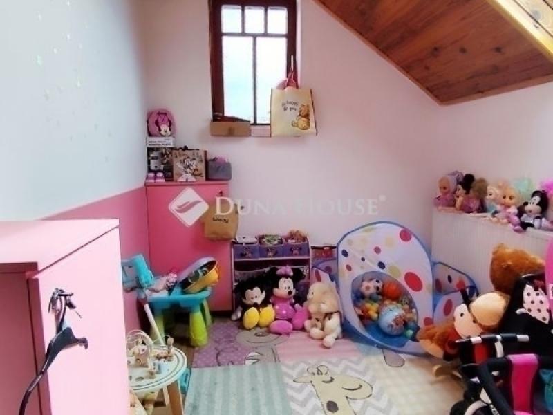 Eladó családi ház Vecsés