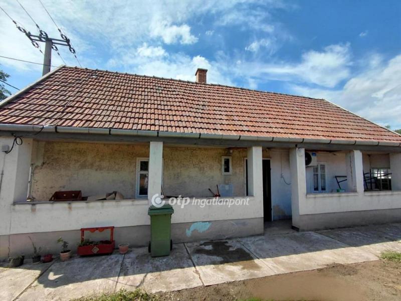 Eladó családi ház Jászágó