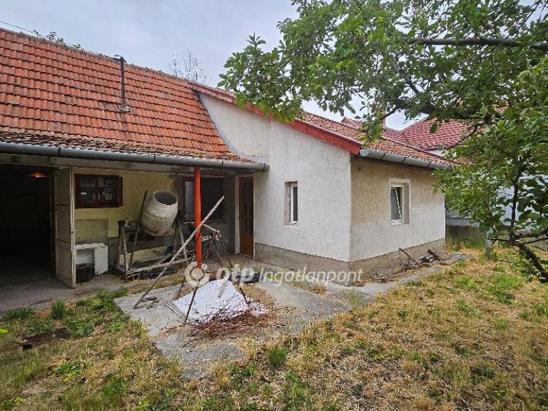 Eladó családi ház Jászberény