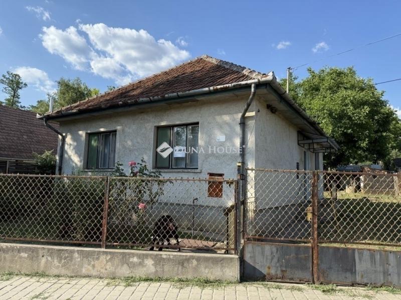 Eladó családi ház Mende