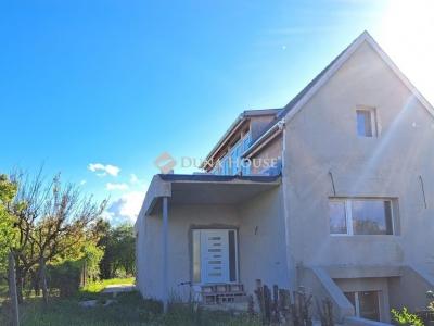 Eladó családi ház Vác