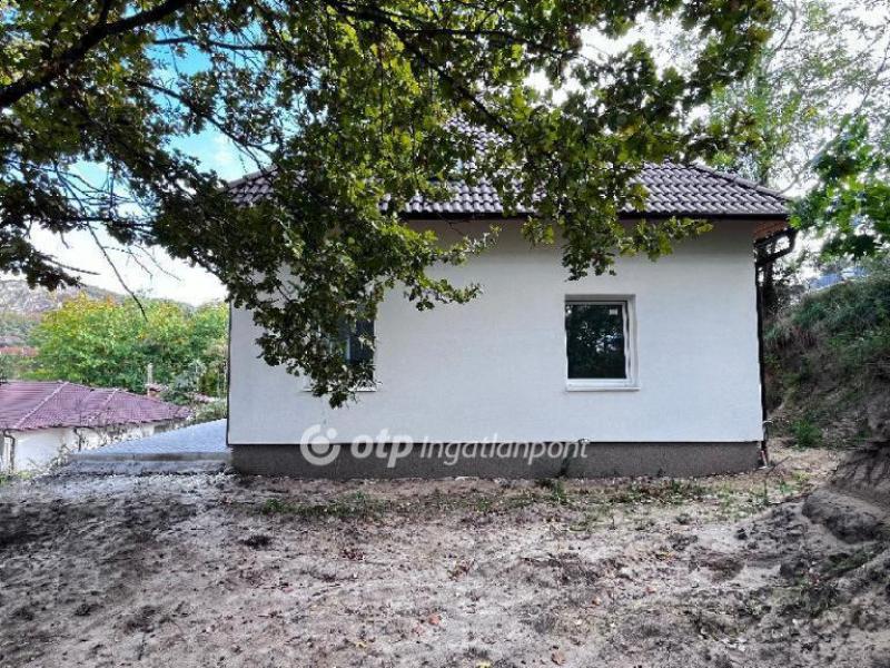 Eladó lakás Pilisjászfalu