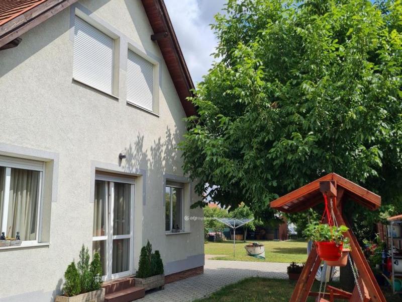 Eladó családi ház Veszprém