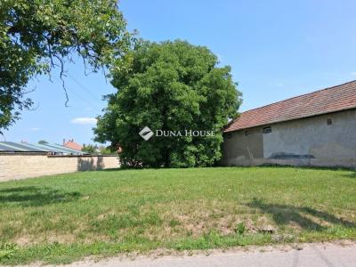 Eladó lakóövezeti telek Szikszó