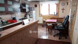 Eladó családi ház Tiszaföldvár