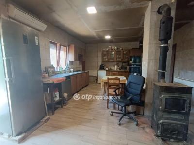 Eladó családi ház Kiskunlacháza