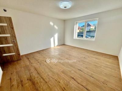 Eladó családi ház Tura