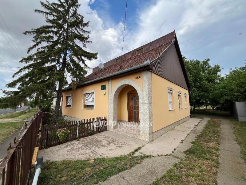Eladó családi ház Csökmő