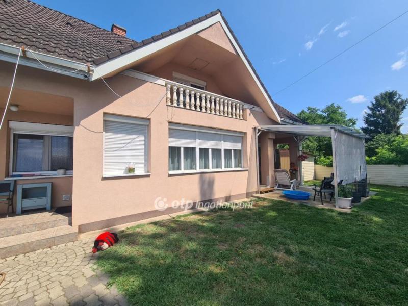 Eladó családi ház Sáránd