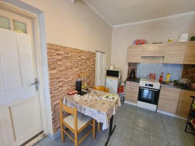 Eladó családi ház Derecske