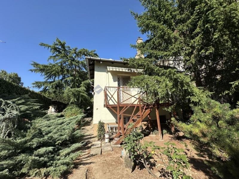 Eladó családi ház Budapest