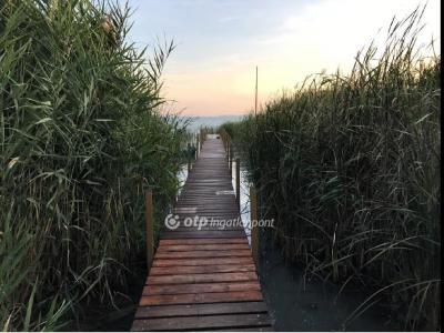 Eladó nyaraló Balatonkenese