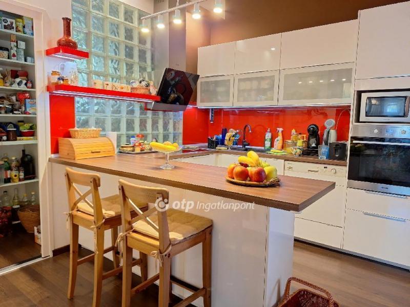 Eladó családi ház Makó