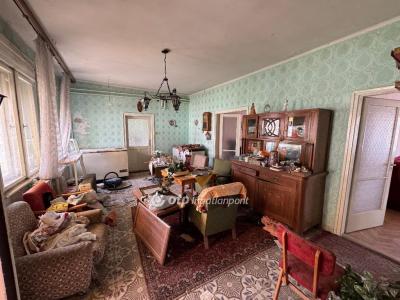 Eladó családi ház Deszk