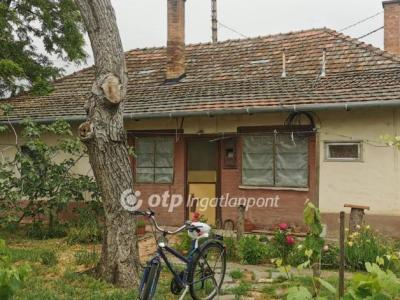Eladó családi ház Tiszaföldvár
