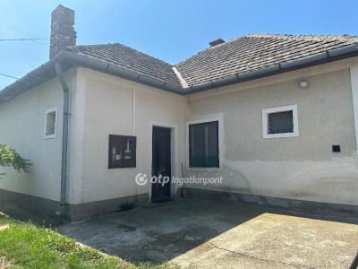 Eladó családi ház Derekegyház
