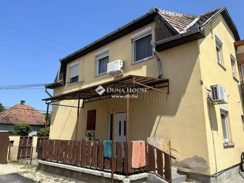 Eladó családi ház Vecsés