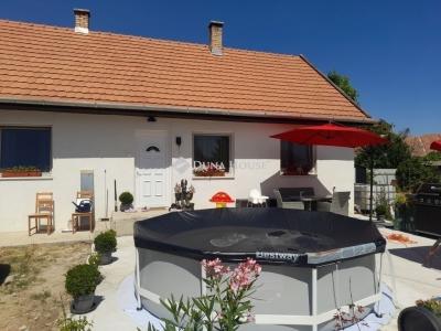 Eladó családi ház Tápióság