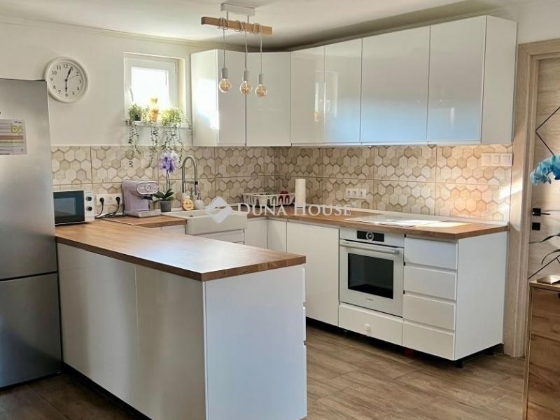 Eladó családi ház Tápióság