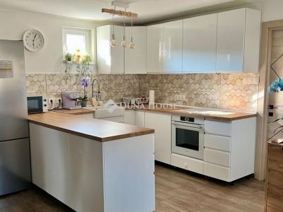 Eladó családi ház Tápióság