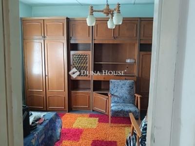 Eladó családi ház Úri