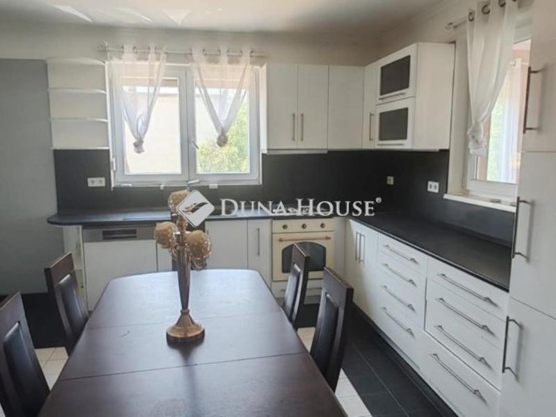 Eladó családi ház Budapest