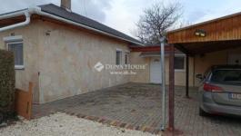 Eladó családi ház Úri