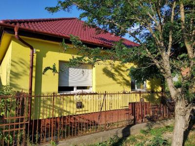 Eladó családi ház Tura