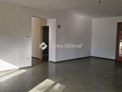 Eladó családi ház Dány