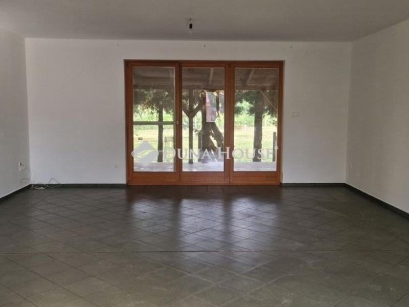 Eladó családi ház Dány