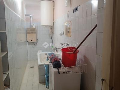 Eladó családi ház Úri