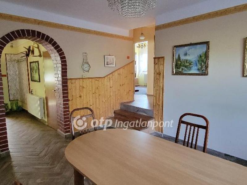 Eladó családi ház Győr