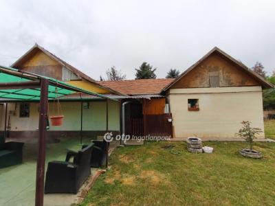 Eladó családi ház Csongrád