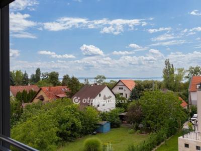Eladó lakás Balatonkenese