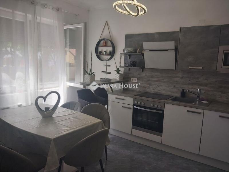 Eladó családi ház Budapest