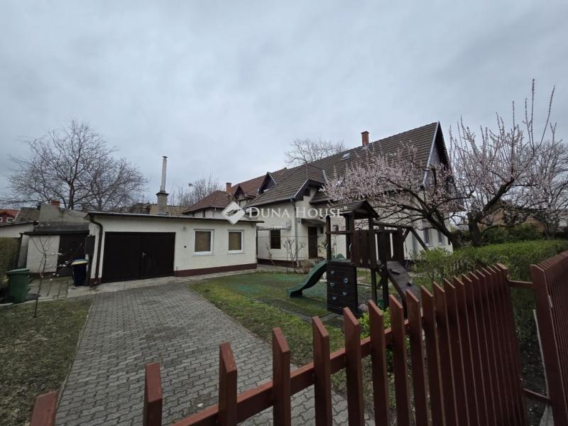 Eladó családi ház Budapest