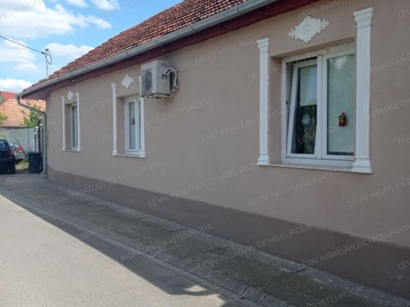 Eladó családi ház Békéscsaba