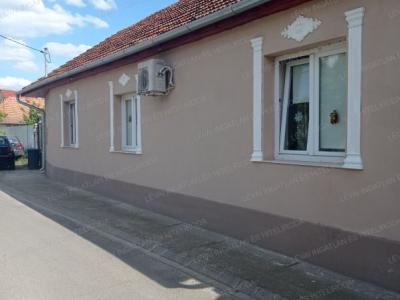 Eladó családi ház Békéscsaba
