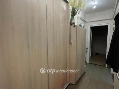 Eladó lakás Csongrád