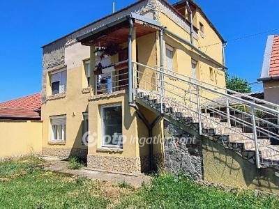 Eladó családi ház Szolnok