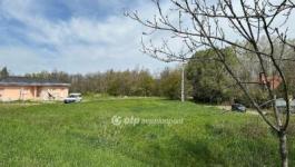 Eladó lakóövezeti telek Szeged