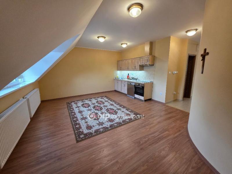 Eladó lakás Hajdúszoboszló