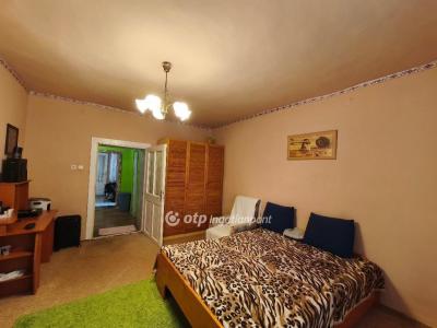 Eladó családi ház Csongrád