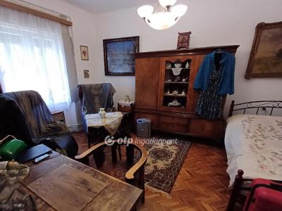 Eladó családi ház Csongrád