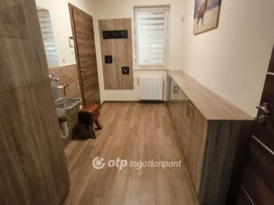 Eladó családi ház Solymár