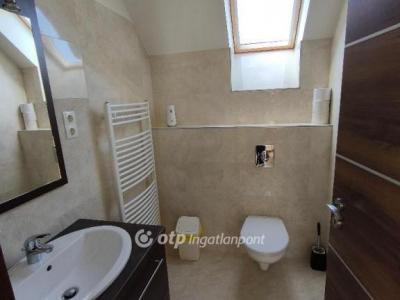 Eladó családi ház Solymár