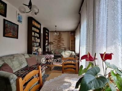 Eladó családi ház Solymár