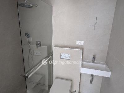 Eladó lakás Velence