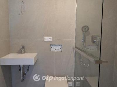 Eladó lakás Velence