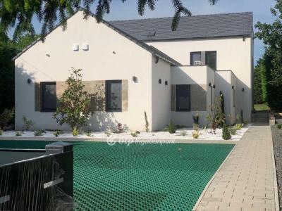 Eladó ikerház Törökbálint